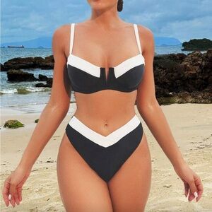 Black and White Women's Bikini Set